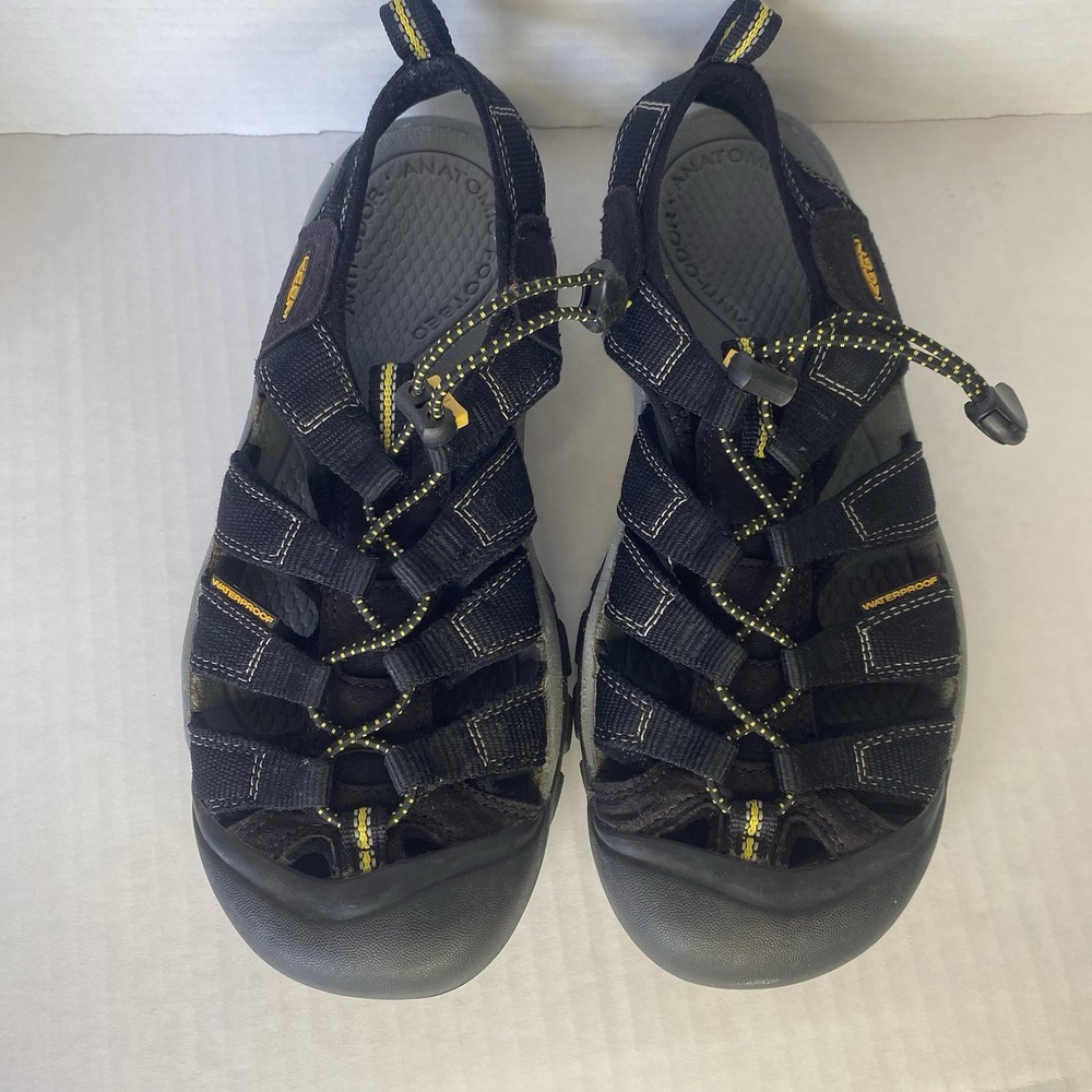 Mens Keen Newport H2 Black/Yellow Waterproof Hiking Water Sandals Size 7.5 Comfy